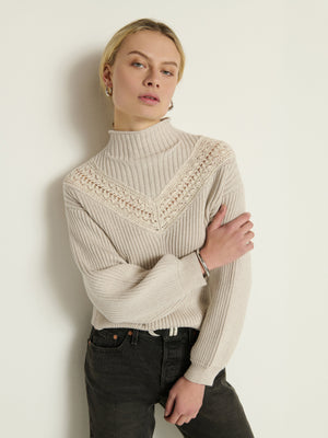 Cassandra Pullover