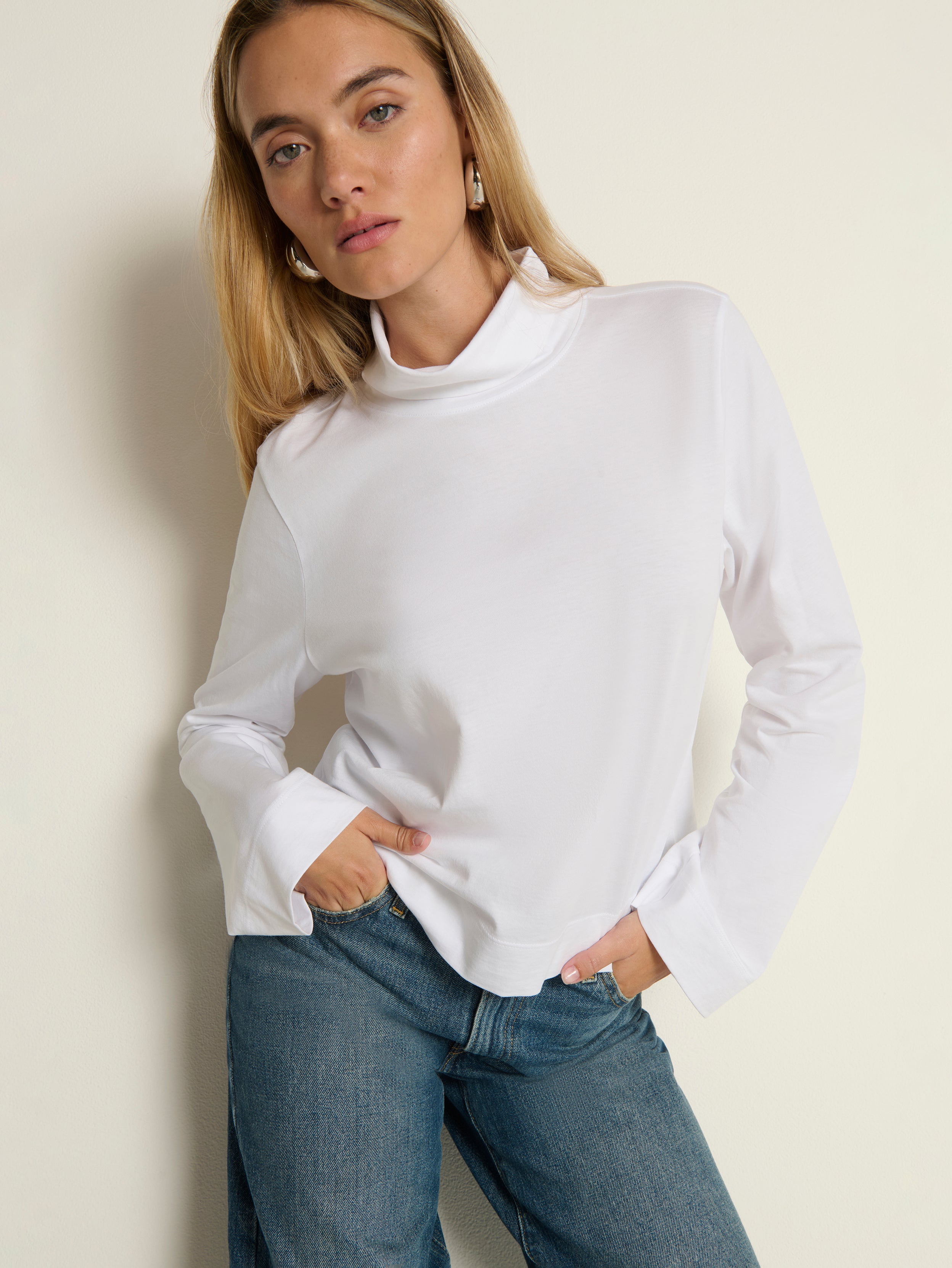 Neo Turtleneck - White | Nation Los Angeles