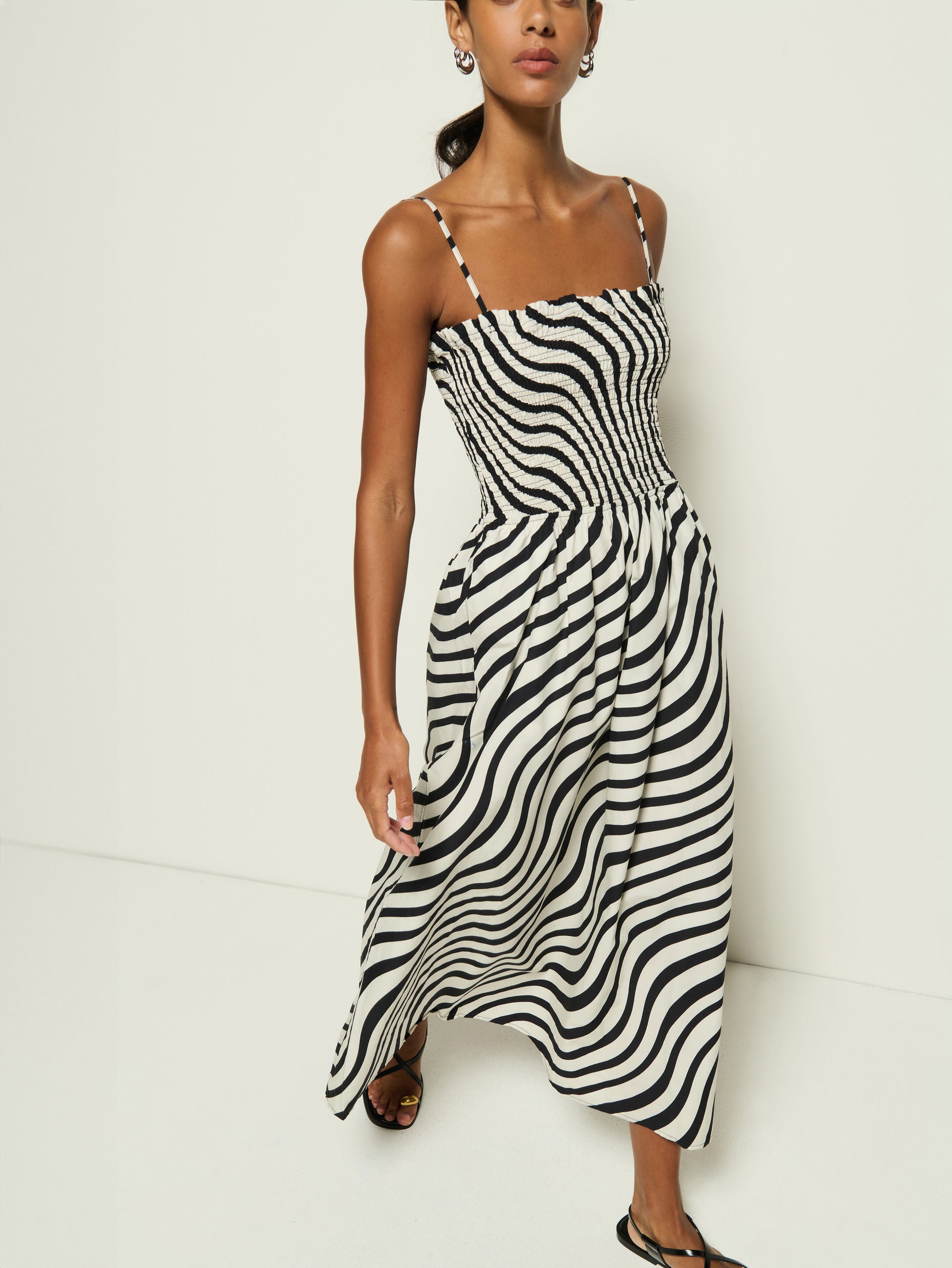 santelle midi dress Sibelle Smocked Midi - Swirl Print
